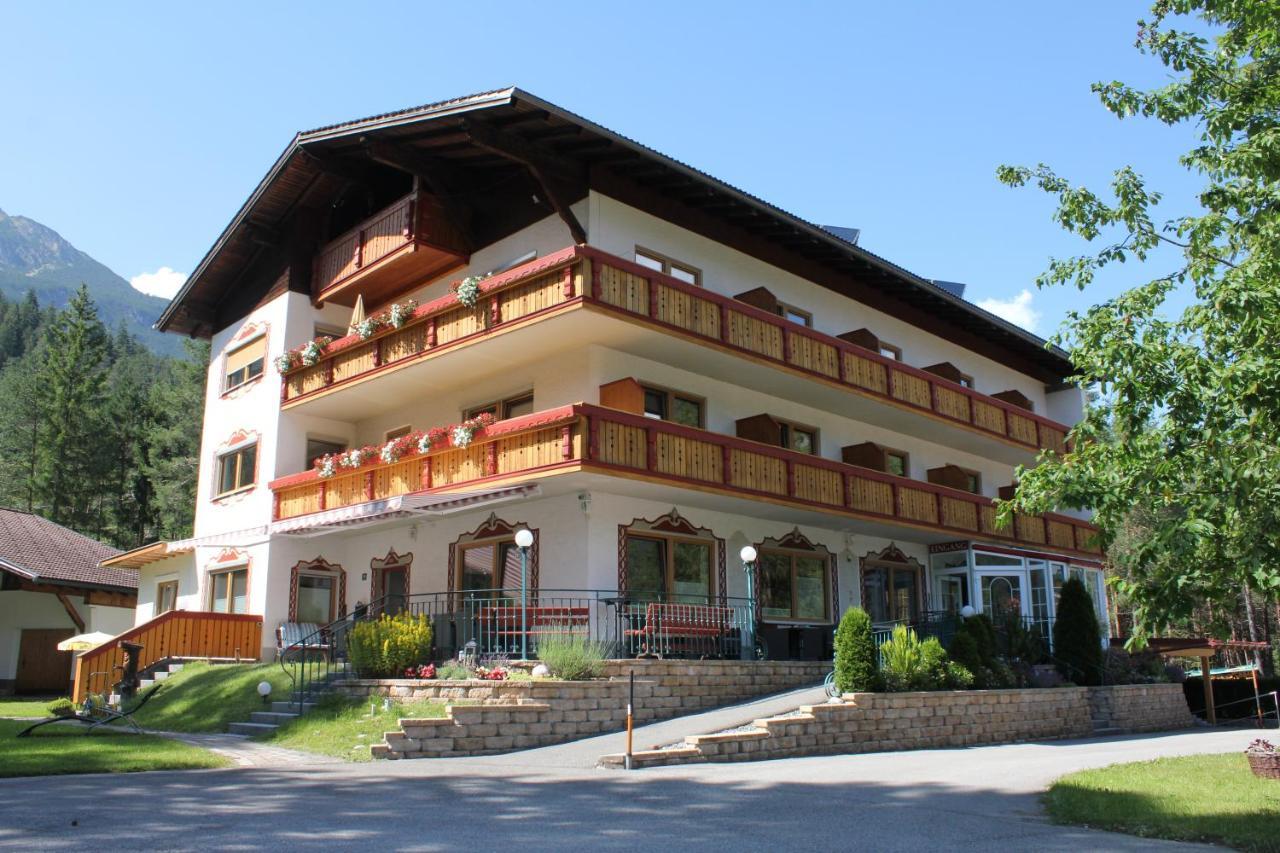 Hotel Garni Waldhof - Wohlfuehlen Am Lech Stanzach Exterior foto