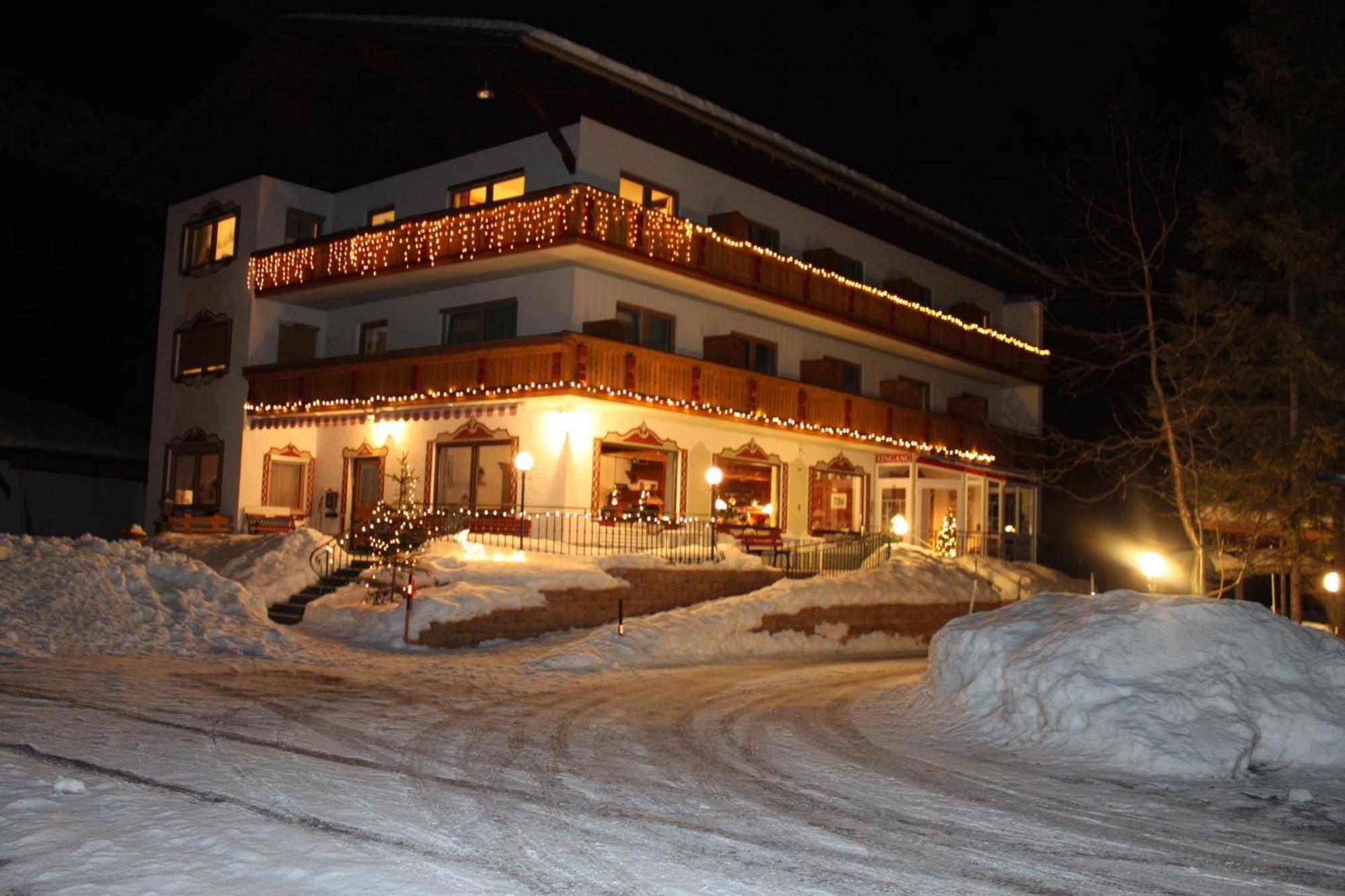 Hotel Garni Waldhof - Wohlfuehlen Am Lech Stanzach Exterior foto