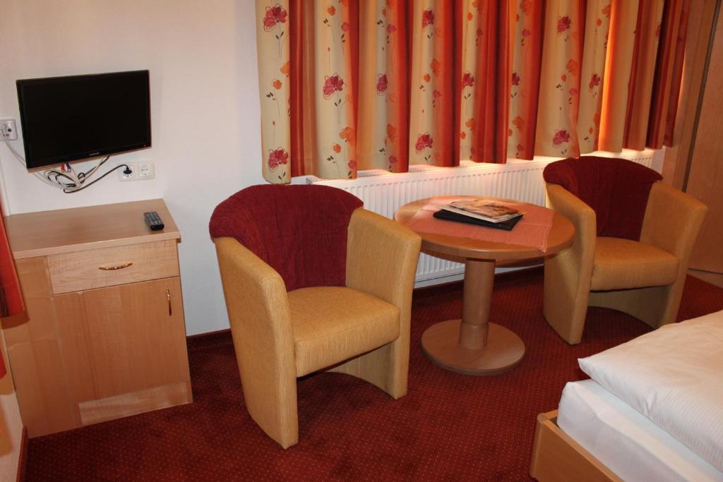 Hotel Garni Waldhof - Wohlfuehlen Am Lech Stanzach Quarto foto