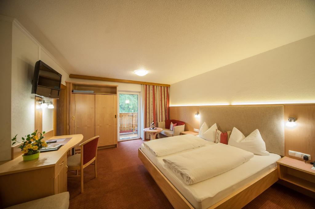 Hotel Garni Waldhof - Wohlfuehlen Am Lech Stanzach Exterior foto