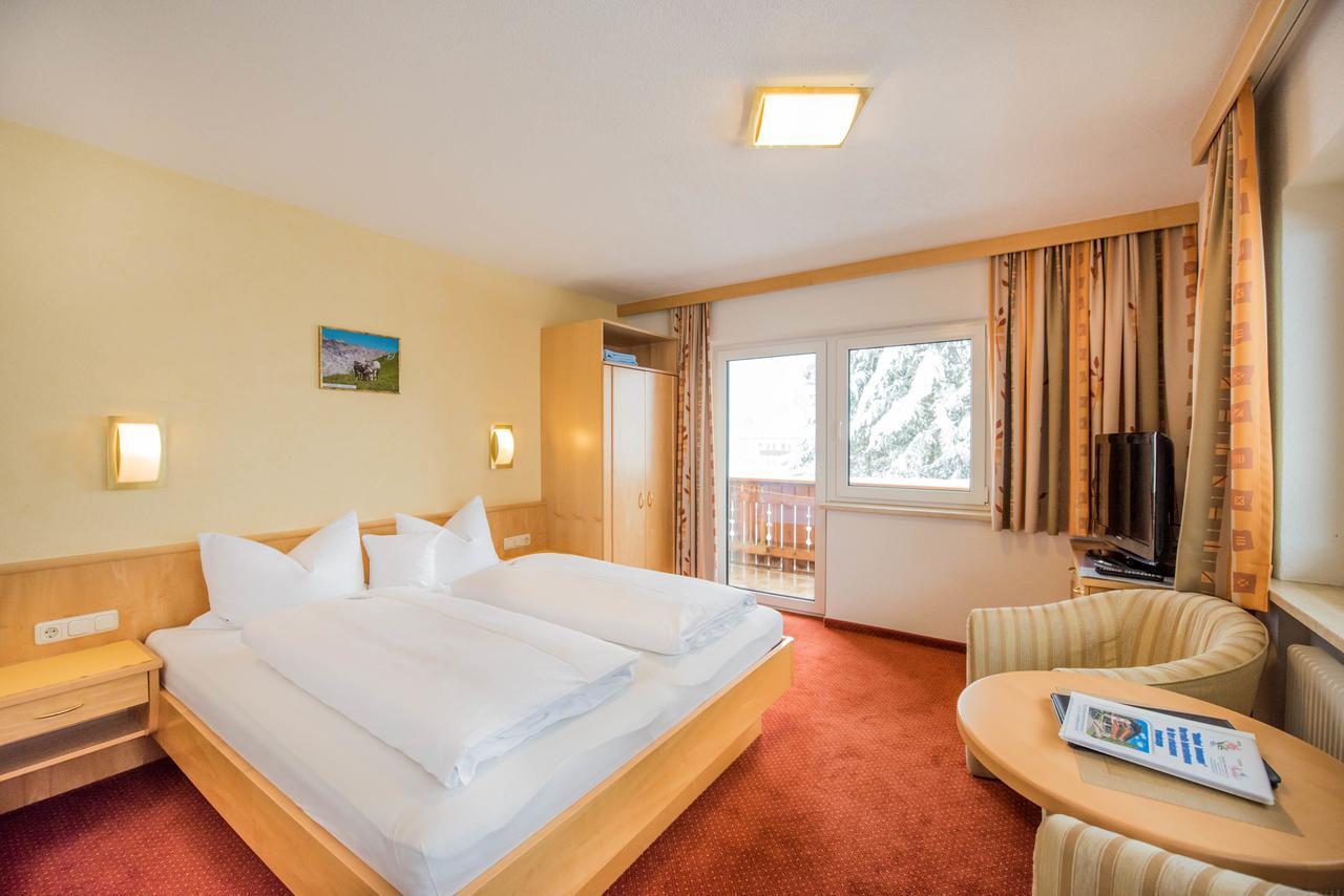Hotel Garni Waldhof - Wohlfuehlen Am Lech Stanzach Exterior foto