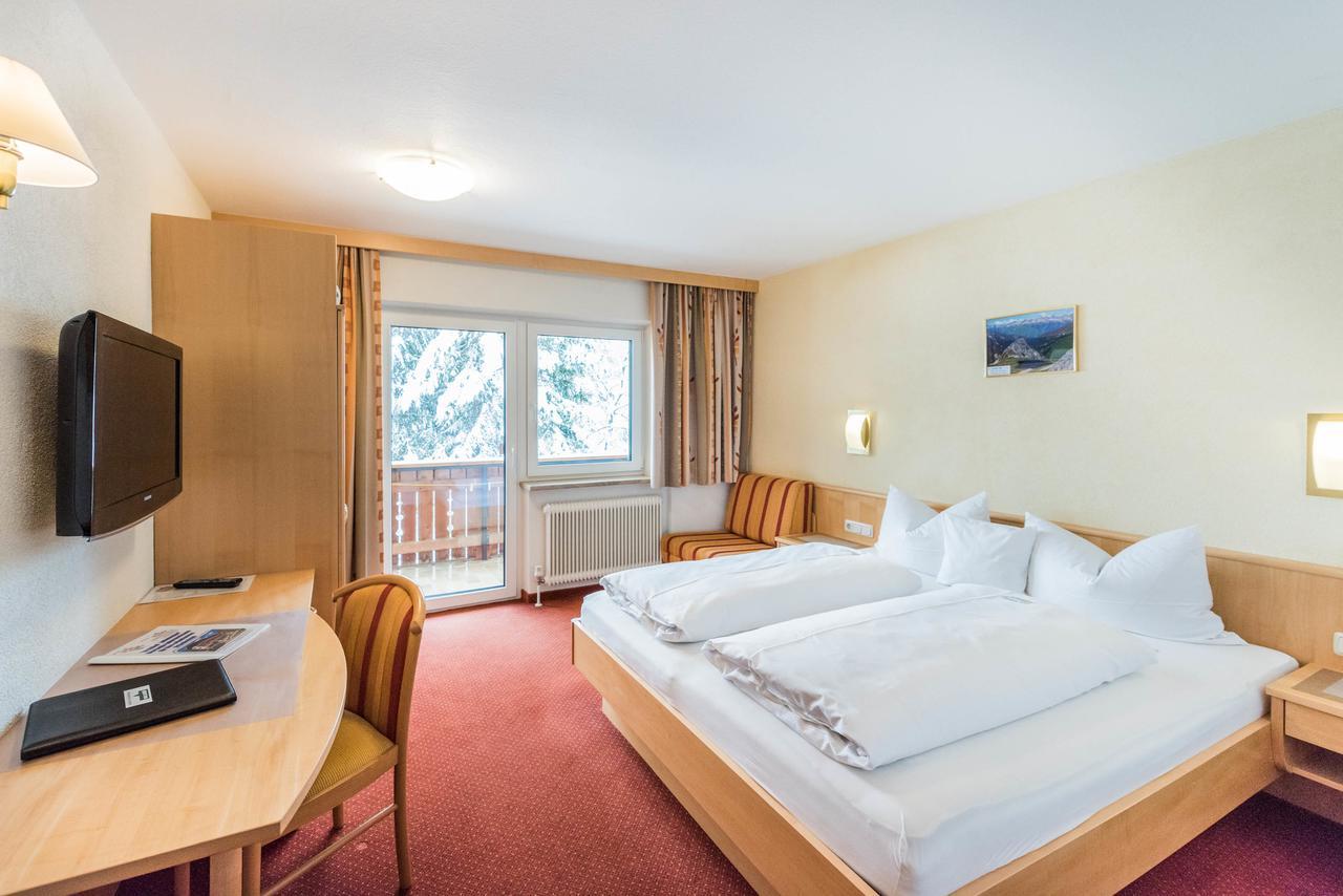 Hotel Garni Waldhof - Wohlfuehlen Am Lech Stanzach Exterior foto